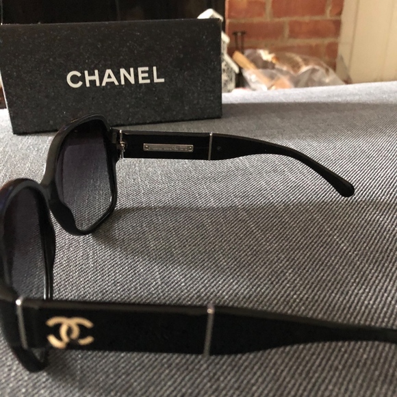 Chanel Square Sunglasses (gray and black) main image 4